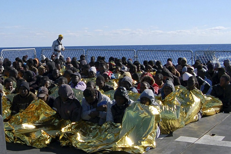EU mora da ivestira u kontrolu migracije – ozbiljno i hitno. Mora da bude aktivnija u rešavanju kriza na Bliskom istoku i po Africi – izbegličkim regrutnim bazama